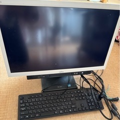 富士通　デスクトップパソコンの画像