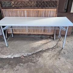 折りたたみテーブル