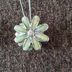 ニトリ製カーテンタッセル（ほぼ未使用）の画像