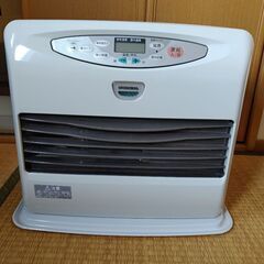 コロナ石油ファンヒーター　今期未使用　ポリタンク、自動ポンプ付