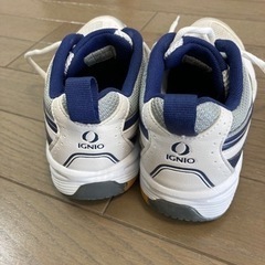 体育館シューズ　22cmの画像