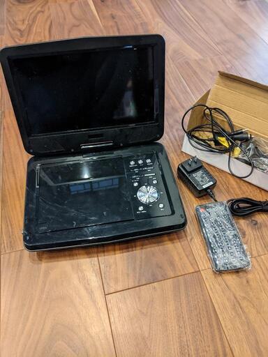 ポータブルDVDプレーヤー