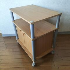キャスター、扉付きラックの画像