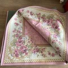 カーベッド　インテリア　ピンク　