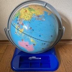 【しゃべる国旗つき地球儀】の画像