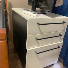 机の引き出し