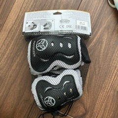 ストライダー新品未使用エルボーニーパッドの画像