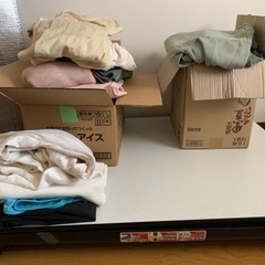 折りたたみコタツテーブルと服