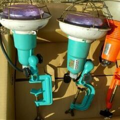 ハロゲン投光器３つ 点灯します