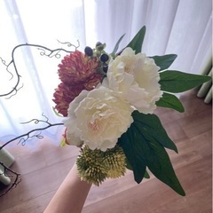 \\ 新品未使用// フラワーベース＆造花 (ニトリ)の画像
