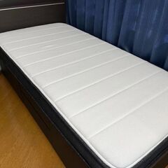 【値下げ交渉も可能！】マットレス＆2段収納付き/コンセント付きベッド<シングル>の画像