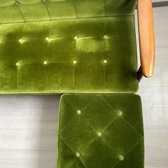 【取引中】カリモク60 Kチェア 2シーター&オットマン（モケットグリーン）の画像