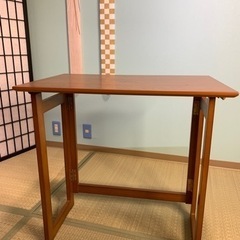 折りたたみ式テーブル