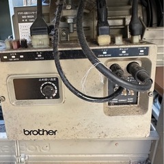 貴重な工業用ミシンbrother DB2-B737-403の画像