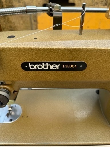 貴重な工業用ミシンbrother DB2-B737-403