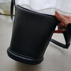 CHARLES&KEITH　アウレア　ロングバケットバックの画像