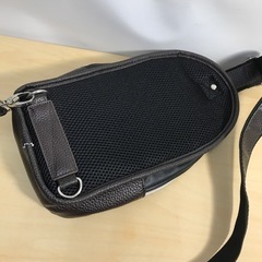 2402-232 ボディバッグ ブラック/ブラウン キズ汚れ有りの画像