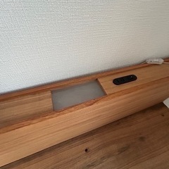 2/17までライト、コンセント付きセミダブル ベッドフレームの画像