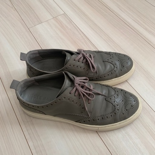COLE HAAN グレーの革靴？