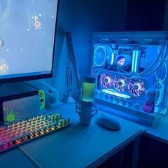ゲーミングPC ホワイトの画像