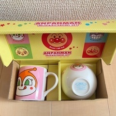 【最終お値下げ】アンパンマン　マグ＆茶碗セット　ドキンちゃん