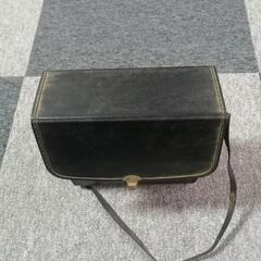 商談中　双眼鏡の画像