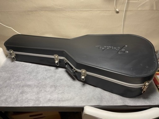 Fender ハードケース アコギも付けます。