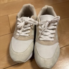 スニーカー