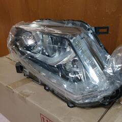 日産 エクストレイル ヘッドライト T32 NT32 HT32 HNT32 LED 前期純正 新品未使用  26075-4CA6D 26025-4CA6D 左右セットの画像