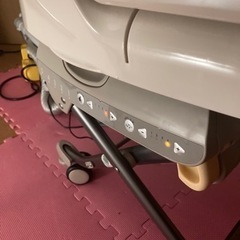 東京　コンビ ハイローチェア　【電動】の画像