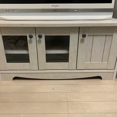 テレビ台　白