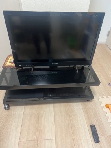 テレビ、テレビ台、DVDプレーヤー