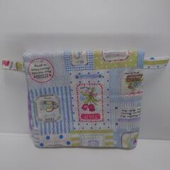 ✤ポケットティッシュ入れ付移動ポシェット✤

の画像