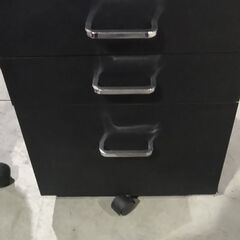 【値下げ】テーブル／机／チェア×2セット　総額約10万円豪華セットの画像