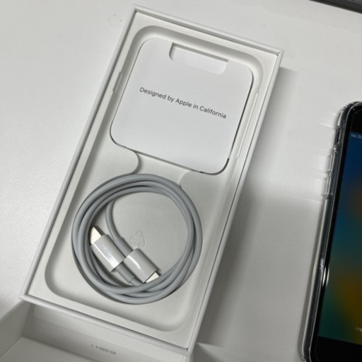 iPhone SE (第3世代) ミッドナイト 64GB バッテリー100%