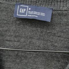 GAP　メンズカーディガン　グレイ　サイズＳ（Ｍ相当）の画像