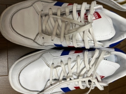 アディダス　adidas スニーカー　25.0