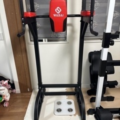 懸垂マシン ぶら下がり健康器 チンニング WASAI フィットネ...
