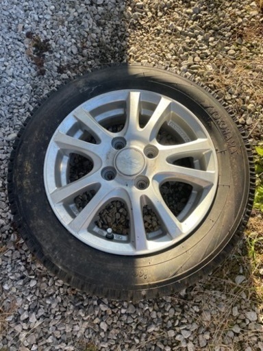 ヨコハマタイヤスタッドレスとホイール4本