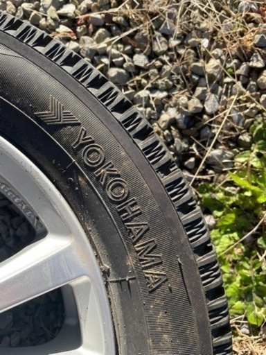 ヨコハマタイヤスタッドレスとホイール4本