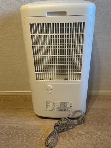 <美品>SHARP プラズマクラスタ－ 衣類乾燥除湿機 CV-H120