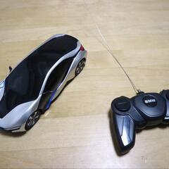 プレゼントにも!!ほぼ未使用　ラジコンカー　BMW　箱付きの画像
