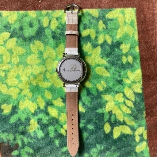Anne Coguineアンコキーヌ ホワイト正規品　くるくる時計。