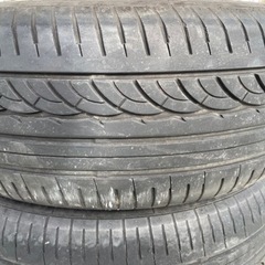 無料　山形　タイヤ差し上げます　215 65 R16 16インチ夏タイヤの画像