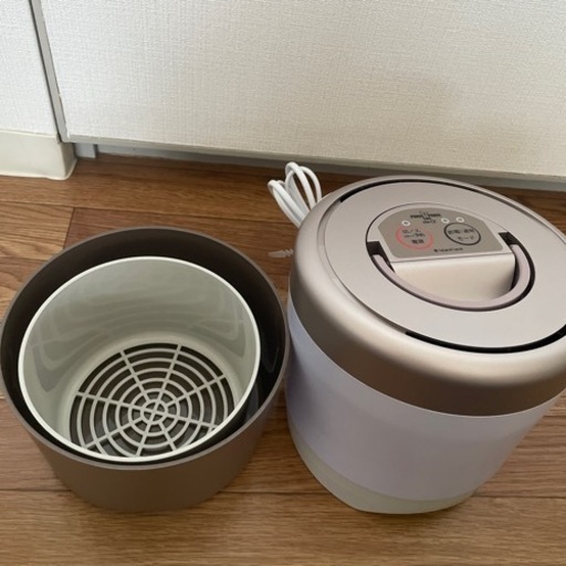 パリパリキューブライトα  家庭用生ごみ減量乾燥機