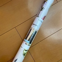 【新品未使用】VaryPaper 壁紙シール 壁紙 花柄 蝶　エレガント　リメイクシート はがせる壁紙 44.5cmx3m 厚手 カッティングシート　模様替えの画像