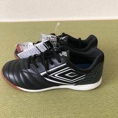 訳あり品　フットサルシューズ　右22cm左23cm