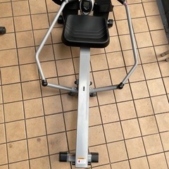 ローイングマシン（ボート漕ぎ）