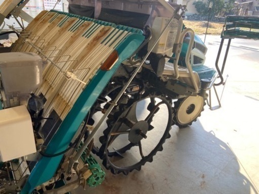 クボタ田植え機8条ディーゼル、作動?