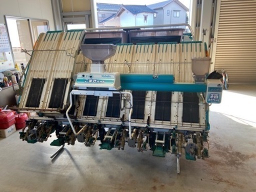 クボタ田植え機8条ディーゼル、作動?